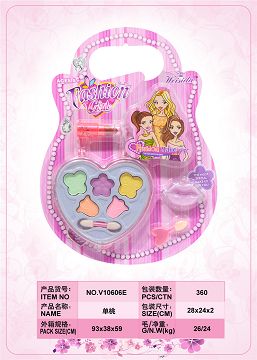 小单桃心化妆品组合