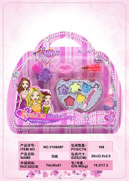 小双桃心化妆品组合