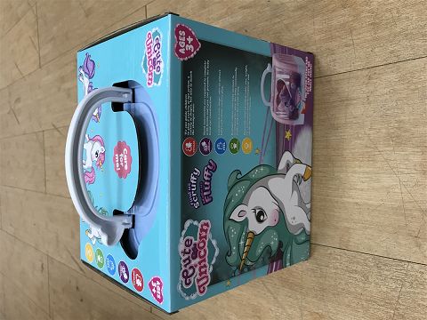Sitting unicorn pet cage