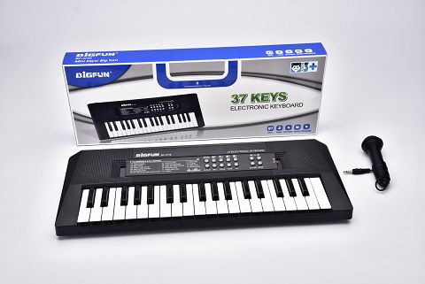 37 Electronic instruments with microphone