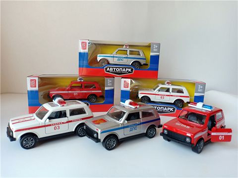 拉达尼瓦合金车警车 回力 双开门 灯光音乐包电 单只庄