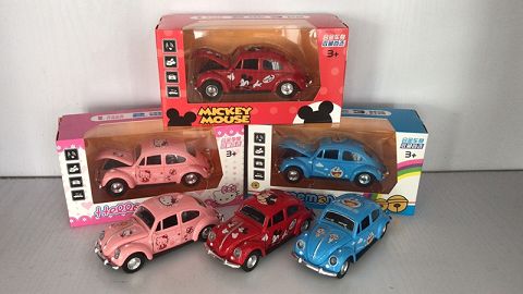 1:32 Volkswagen beetle 3 door opening cartoon design