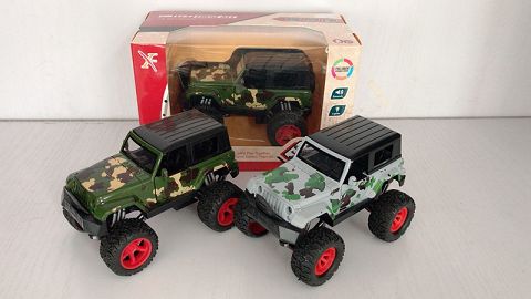 1:32 horseman (with bucket) alloy recoil large wheeled military vehicle,2 doors, (window box,1 style and 2 colors mixed)