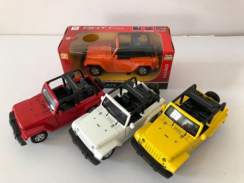 1:32牧马人敞逢合金回力车,2开门，前内灯带声光（开窗盒,1款各3色混装）